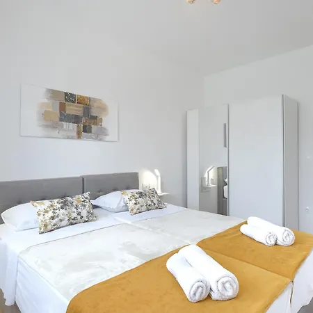 Holiday Bojana Apartment *