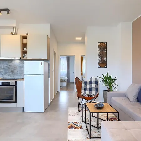 Holiday Bojana Apartment *