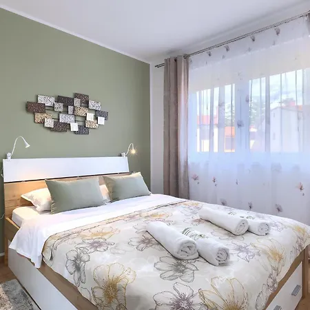 Apartment Holiday Bojana